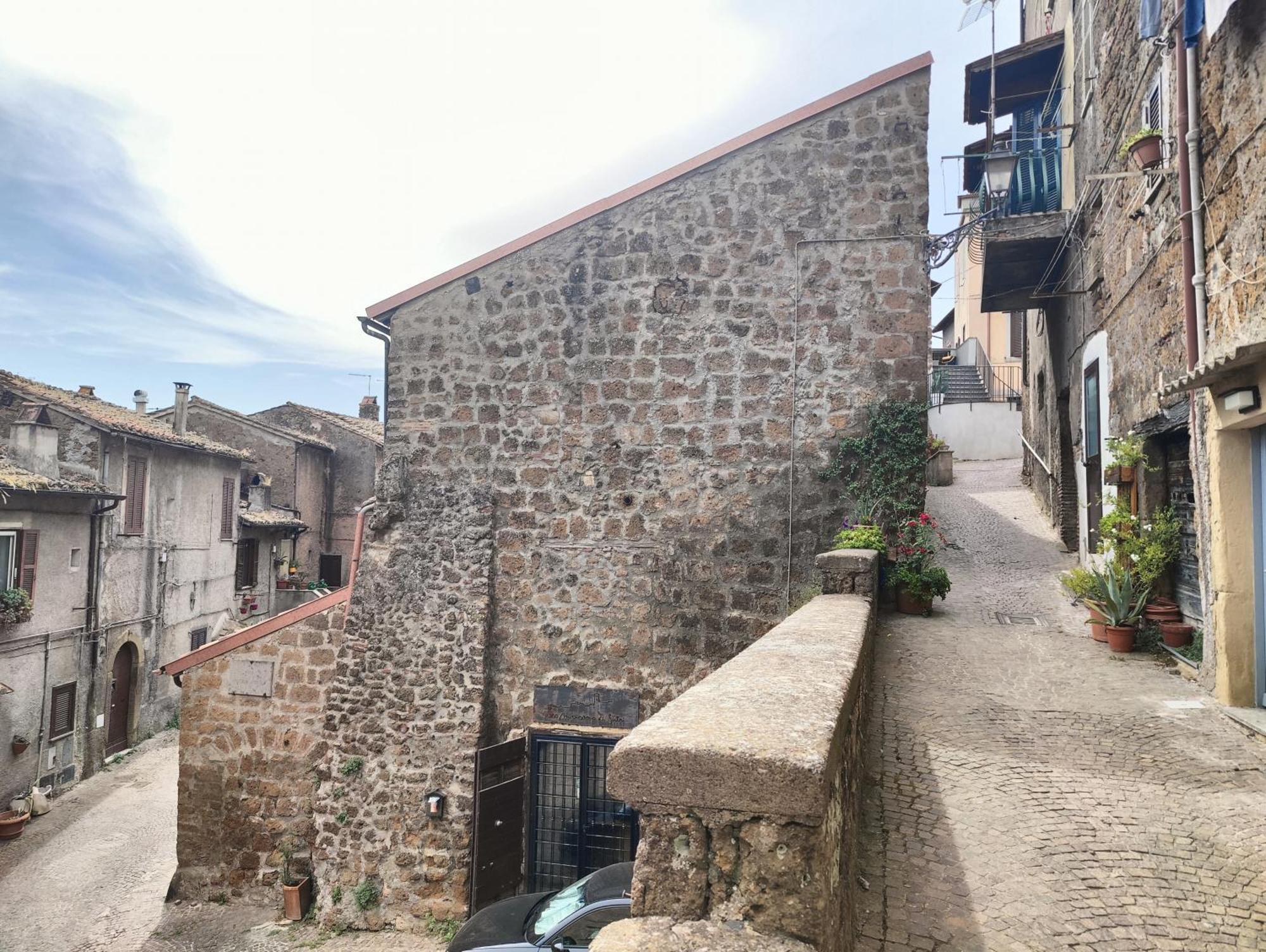 Maison Della Cattedrale Sutri Bagian luar foto