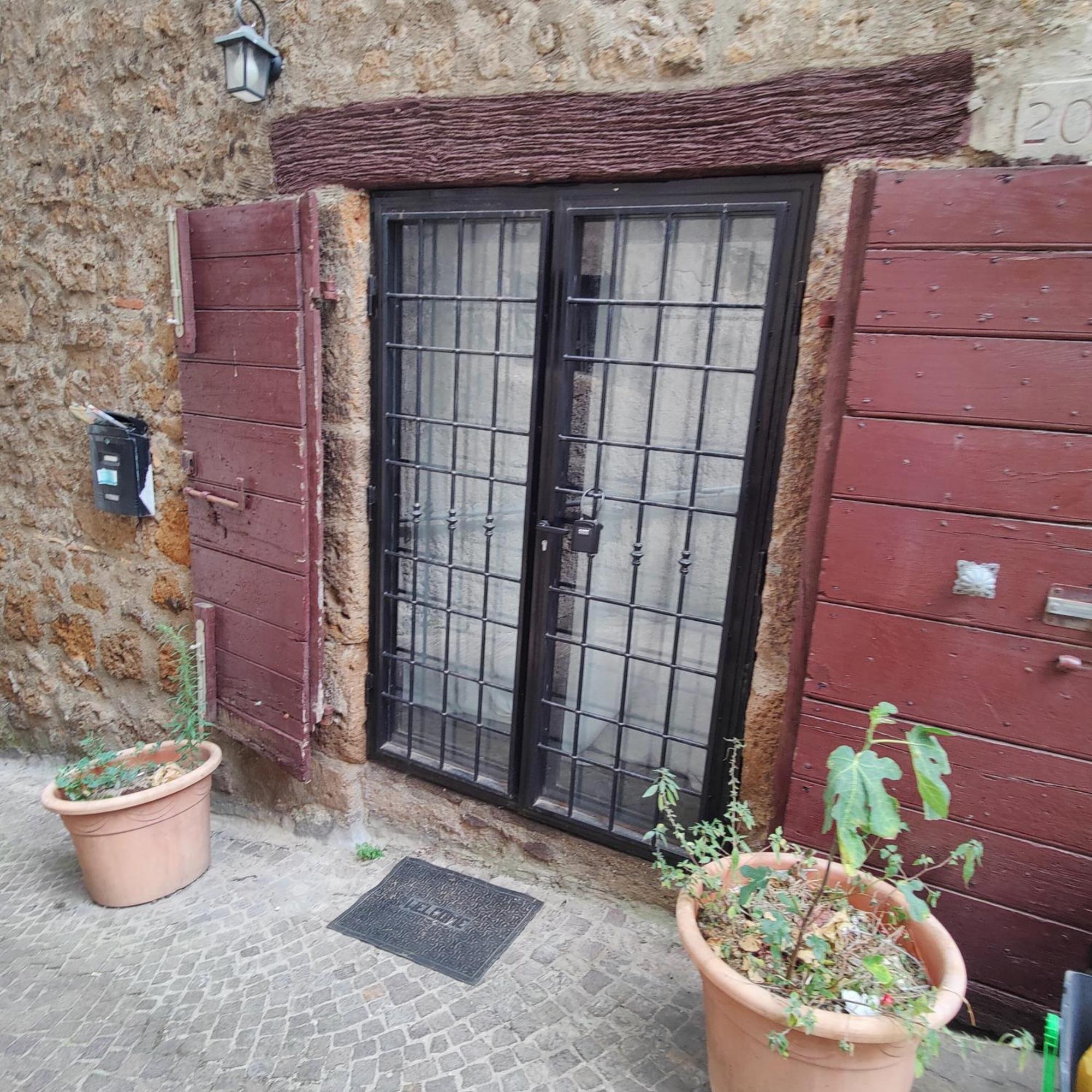 Maison Della Cattedrale Sutri Bagian luar foto